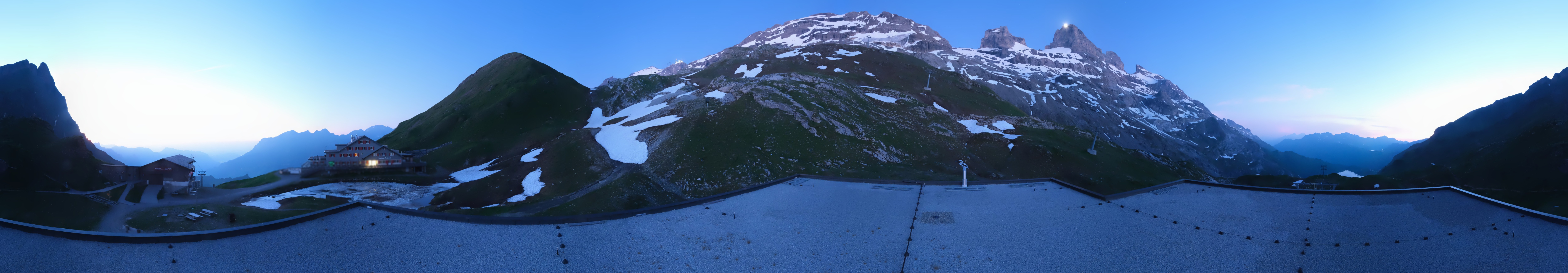 Archiv Foto Webcam Engelberg Titlis: Berghaus Jochpass