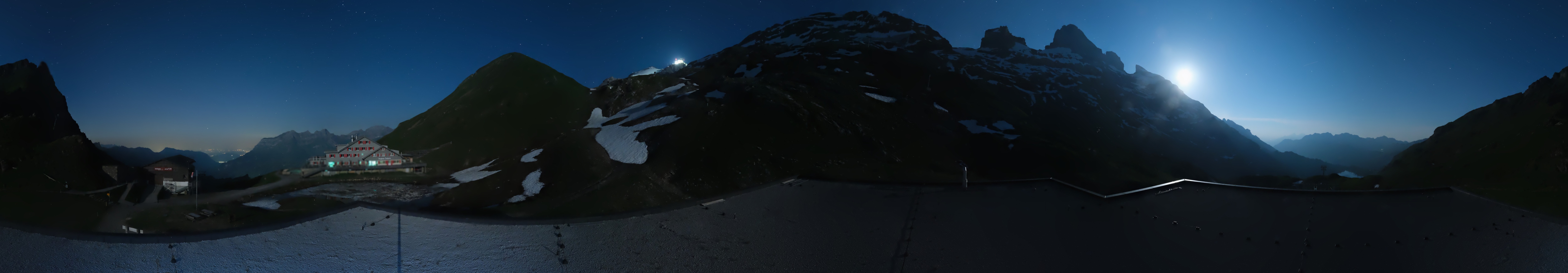 Archived image Webcam Engelberg Titlis: Mountain restaurant Jochpass