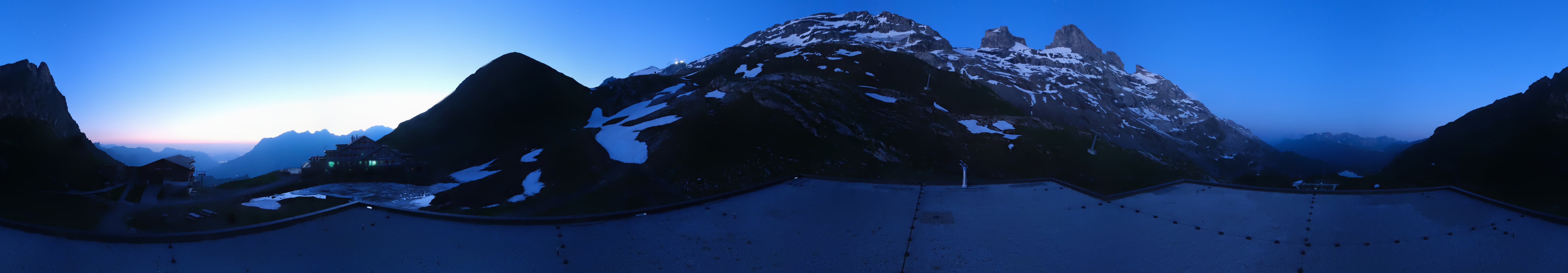 Archiv Foto Webcam Engelberg Titlis: Berghaus Jochpass