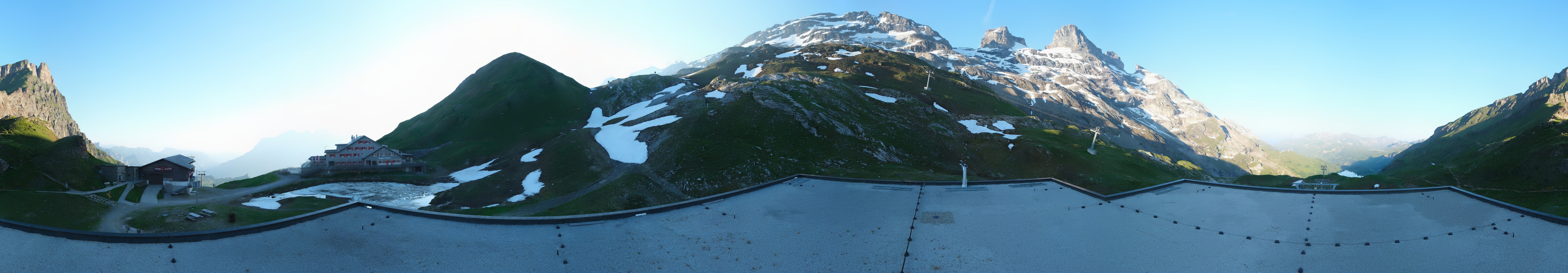 Archiv Foto Webcam Engelberg Titlis: Berghaus Jochpass