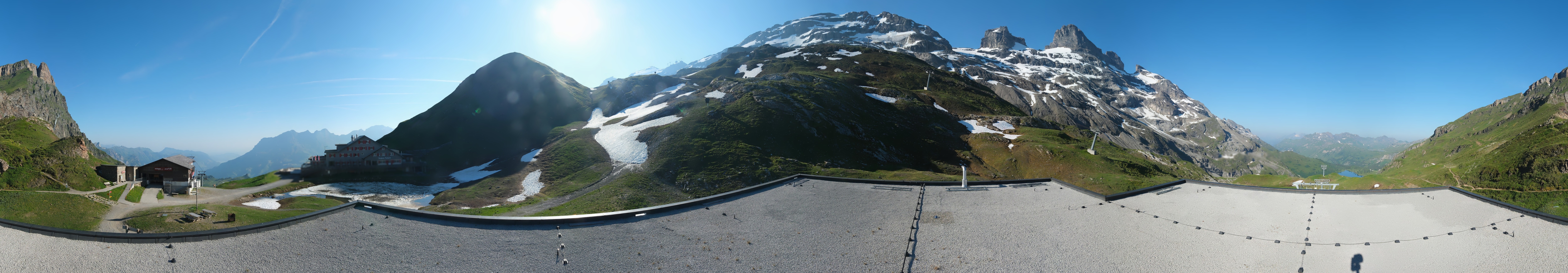 Archiv Foto Webcam Engelberg Titlis: Berghaus Jochpass