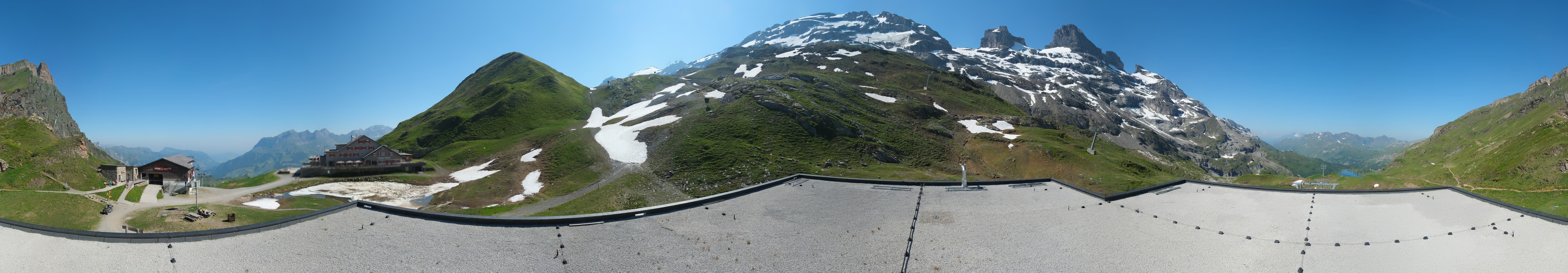 Archiv Foto Webcam Engelberg Titlis: Berghaus Jochpass