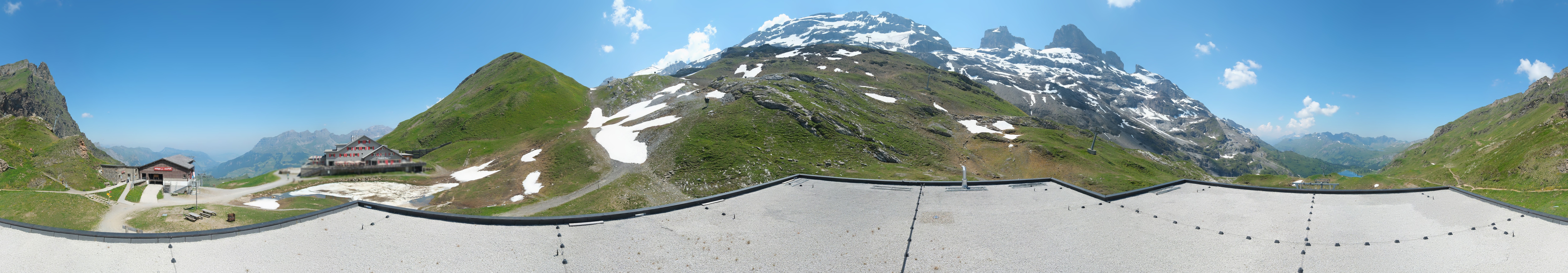 Archiv Foto Webcam Engelberg Titlis: Berghaus Jochpass