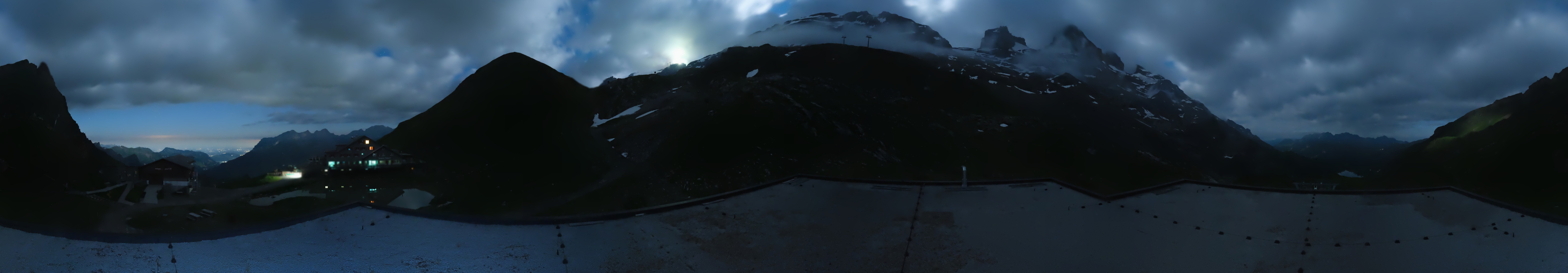 Archived image Webcam Engelberg Titlis: Mountain restaurant Jochpass