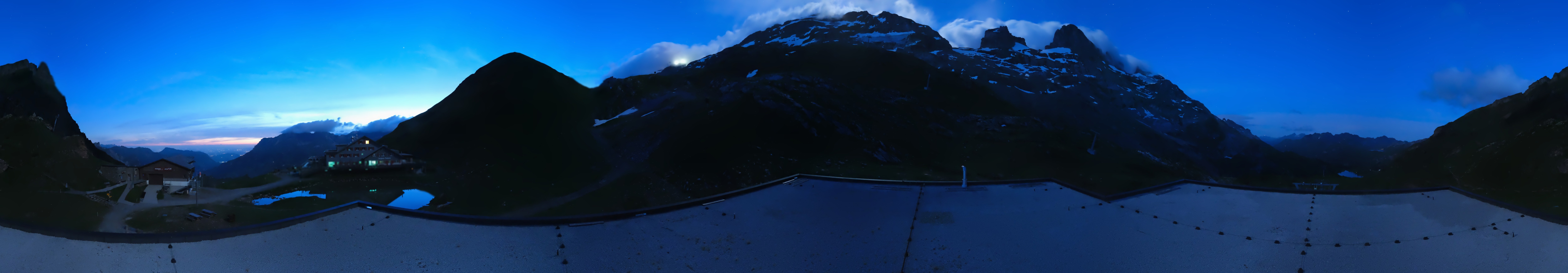 Archiv Foto Webcam Engelberg Titlis: Berghaus Jochpass