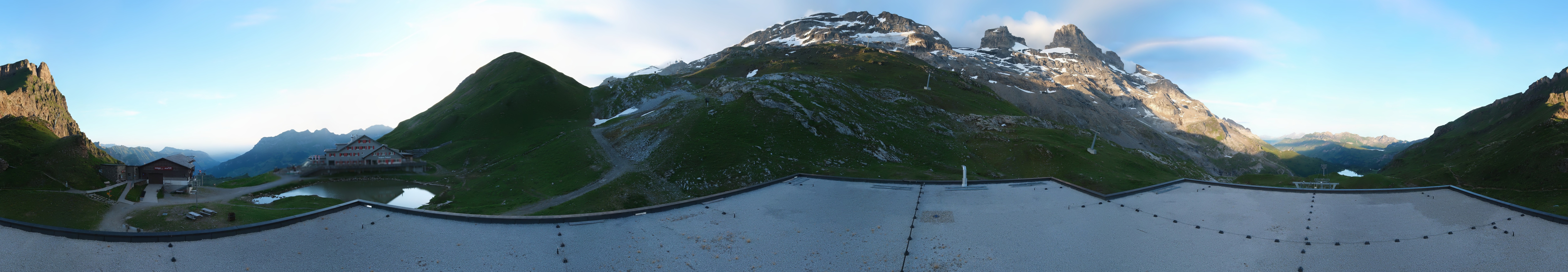 Archiv Foto Webcam Engelberg Titlis: Berghaus Jochpass