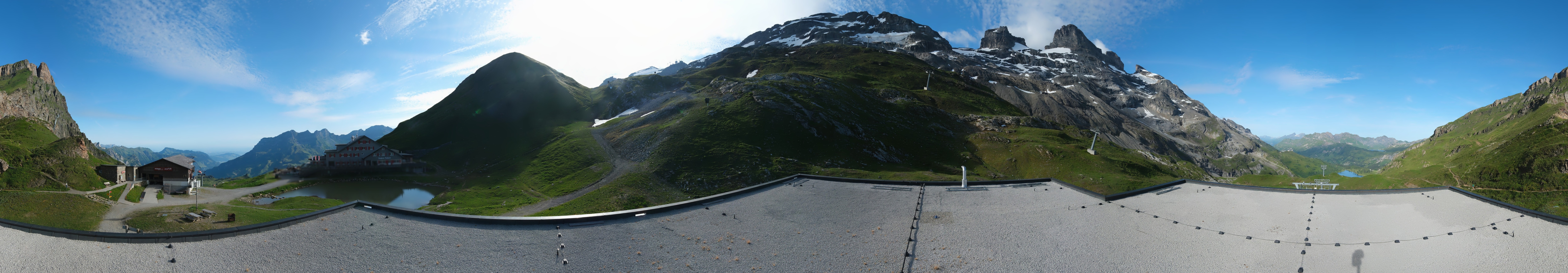 Archiv Foto Webcam Engelberg Titlis: Berghaus Jochpass