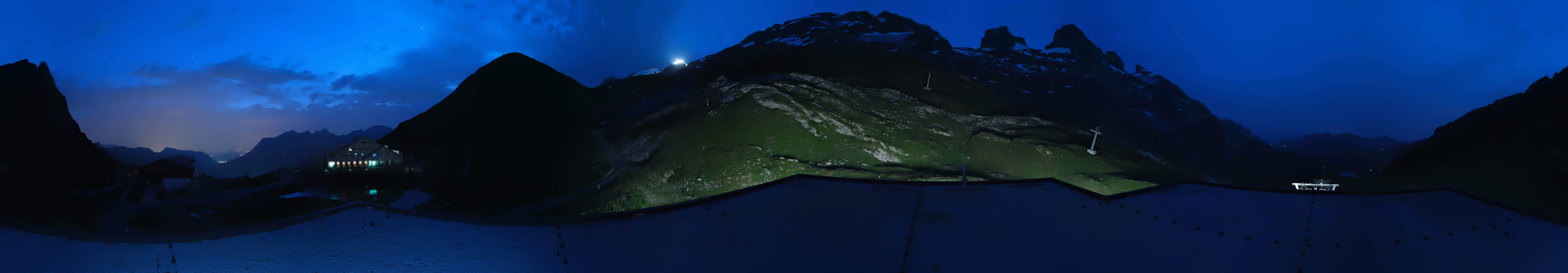 Archived image Webcam Engelberg Titlis: Mountain restaurant Jochpass