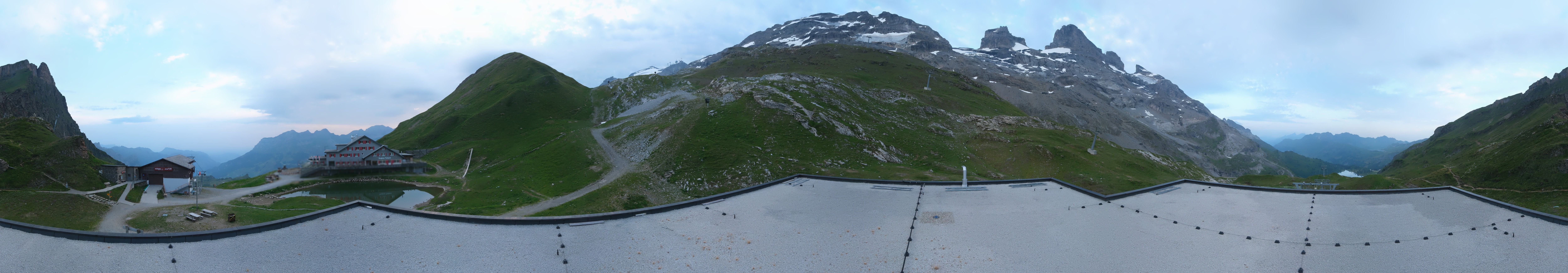Archived image Webcam Engelberg Titlis: Mountain restaurant Jochpass