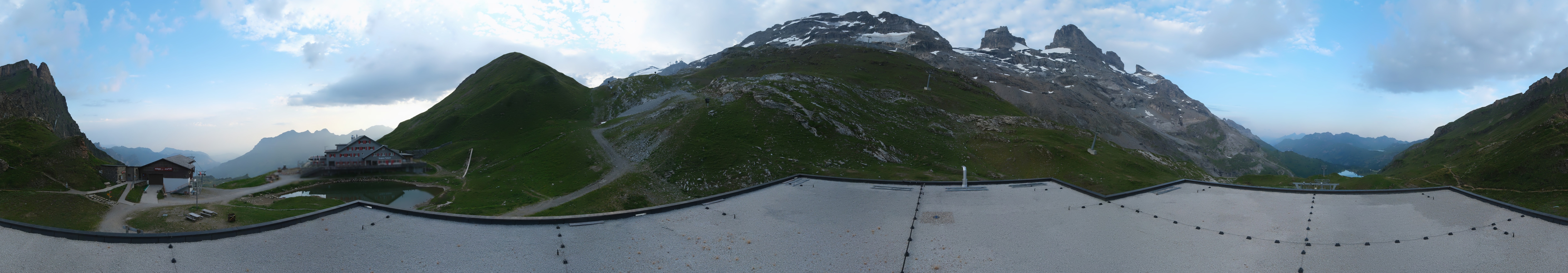 Archived image Webcam Engelberg Titlis: Mountain restaurant Jochpass