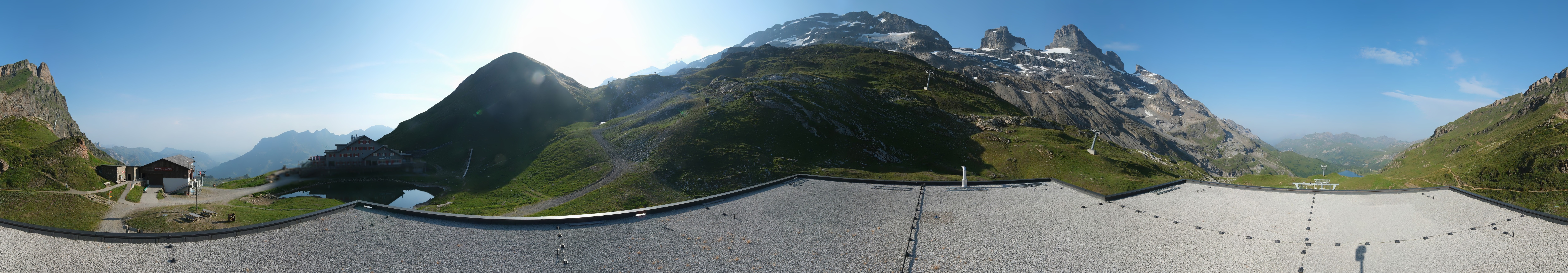 Archived image Webcam Engelberg Titlis: Mountain restaurant Jochpass