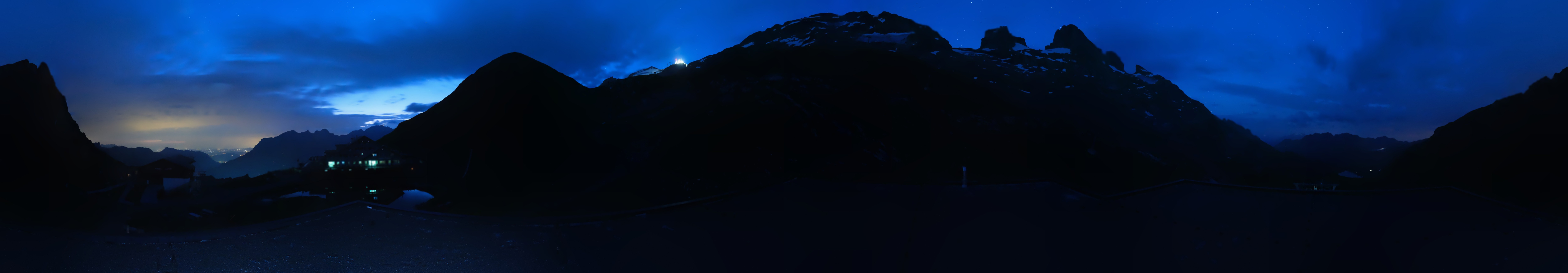 Archiv Foto Webcam Engelberg Titlis: Berghaus Jochpass