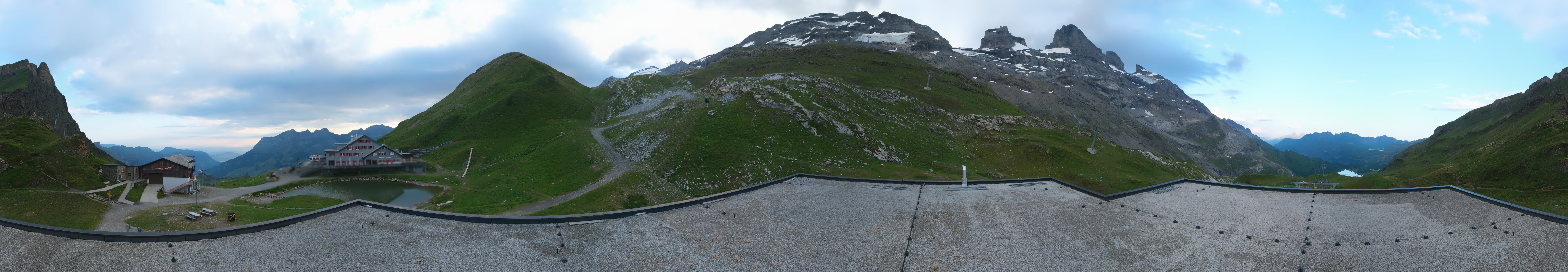 Archiv Foto Webcam Engelberg Titlis: Berghaus Jochpass