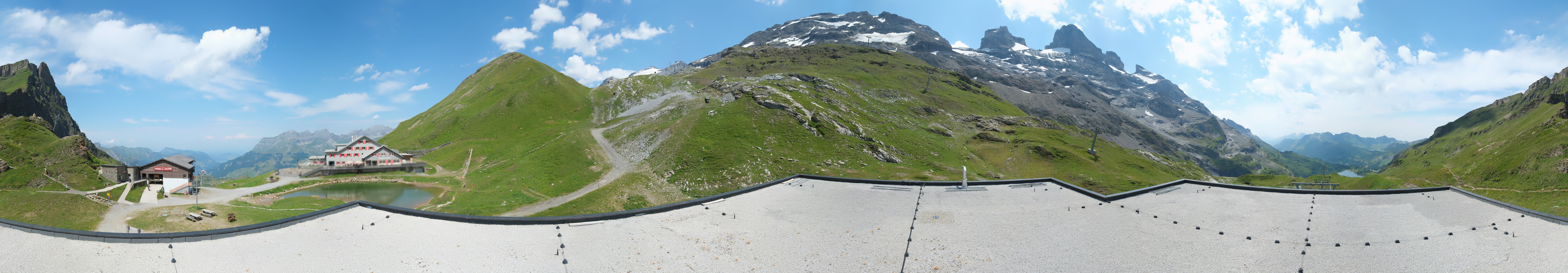 Archiv Foto Webcam Engelberg Titlis: Berghaus Jochpass