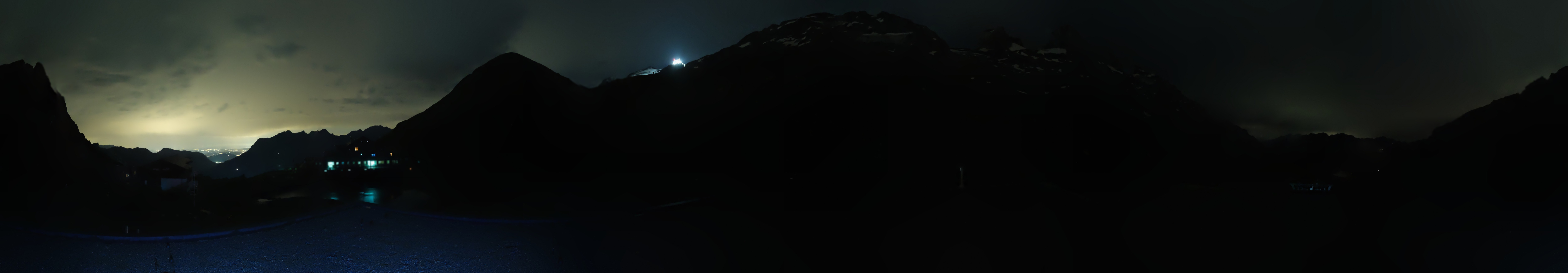 Archived image Webcam Engelberg Titlis: Mountain restaurant Jochpass