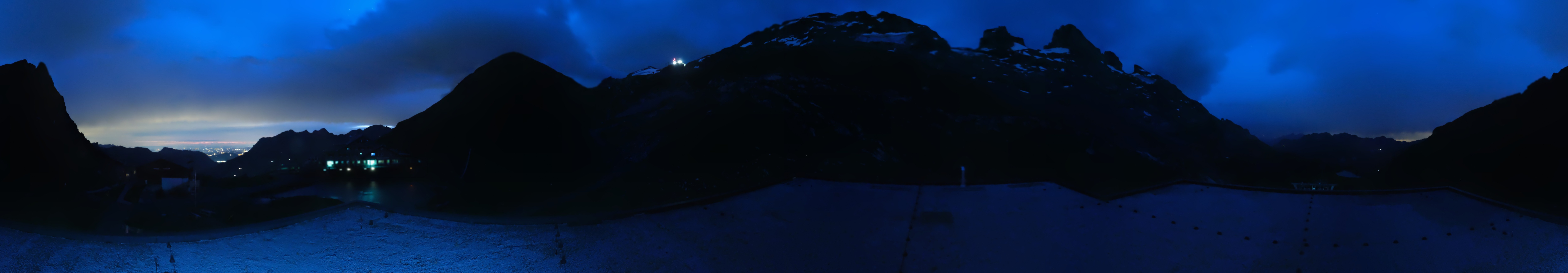 Archived image Webcam Engelberg Titlis: Mountain restaurant Jochpass