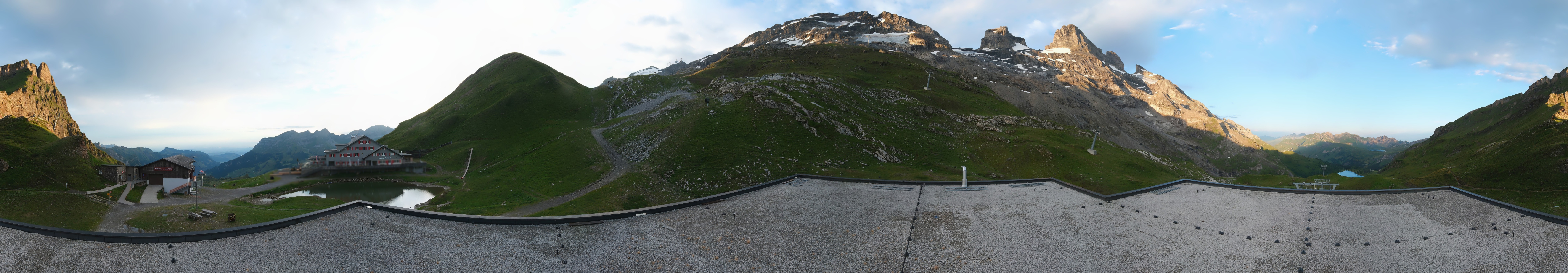 Archived image Webcam Engelberg Titlis: Mountain restaurant Jochpass