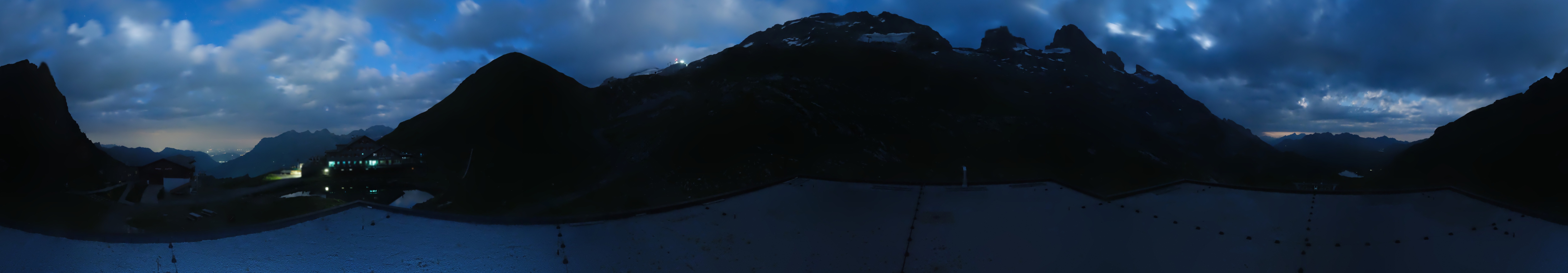Archiv Foto Webcam Engelberg Titlis: Berghaus Jochpass
