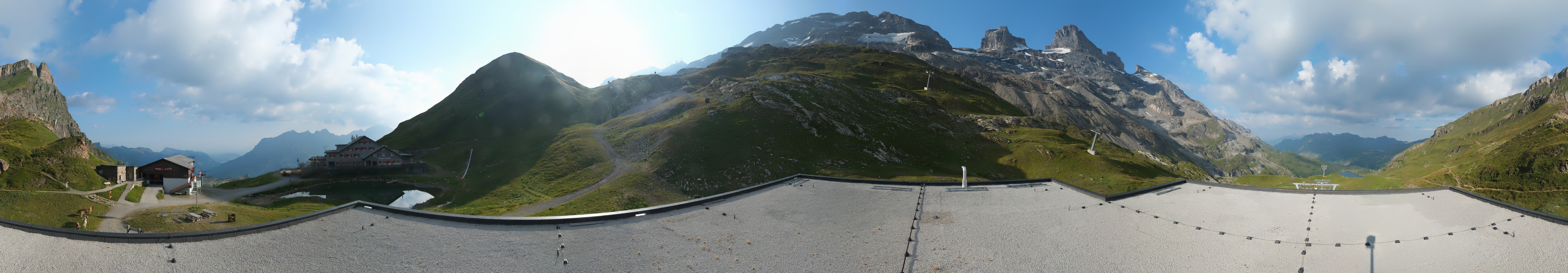 Archiv Foto Webcam Engelberg Titlis: Berghaus Jochpass