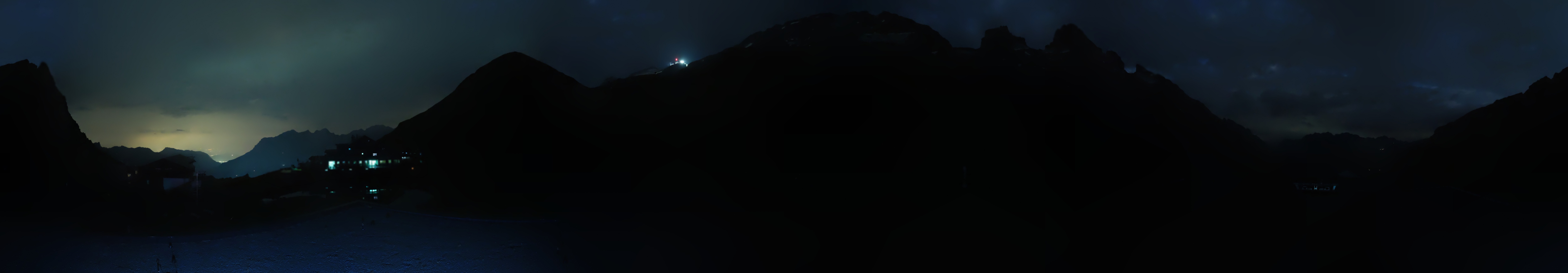 Archiv Foto Webcam Engelberg Titlis: Berghaus Jochpass