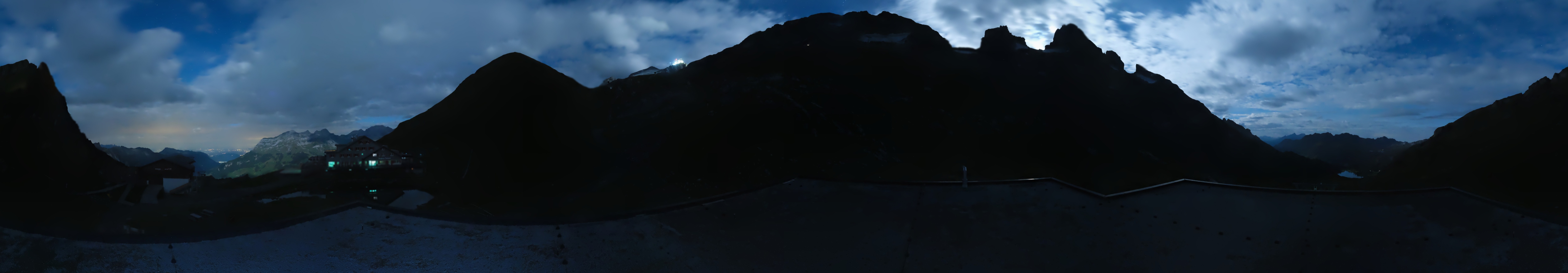 Archiv Foto Webcam Engelberg Titlis: Berghaus Jochpass
