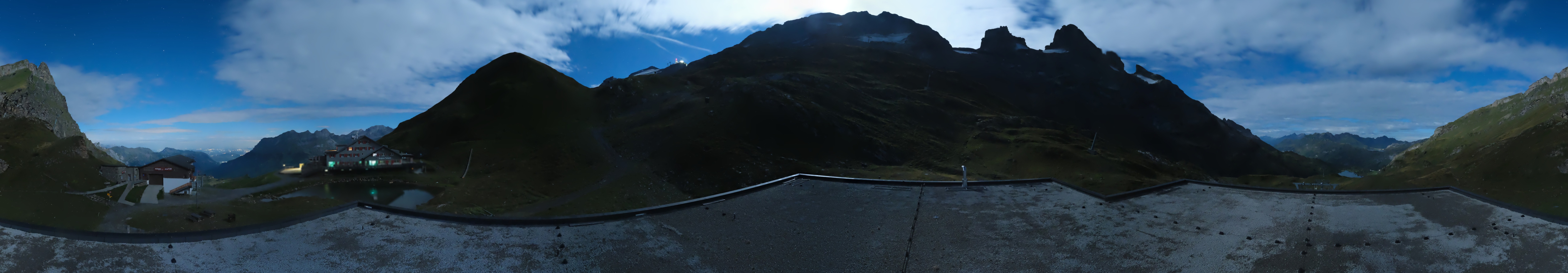 Archived image Webcam Engelberg Titlis: Mountain restaurant Jochpass