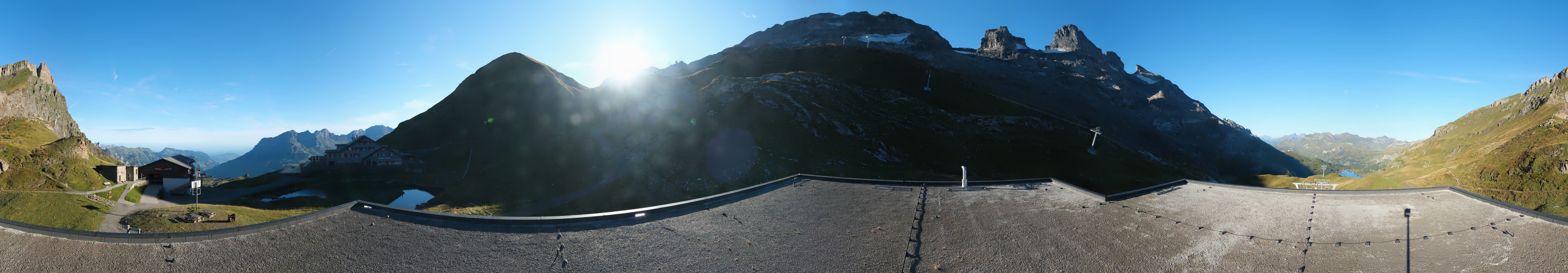Archived image Webcam Engelberg Titlis: Mountain restaurant Jochpass