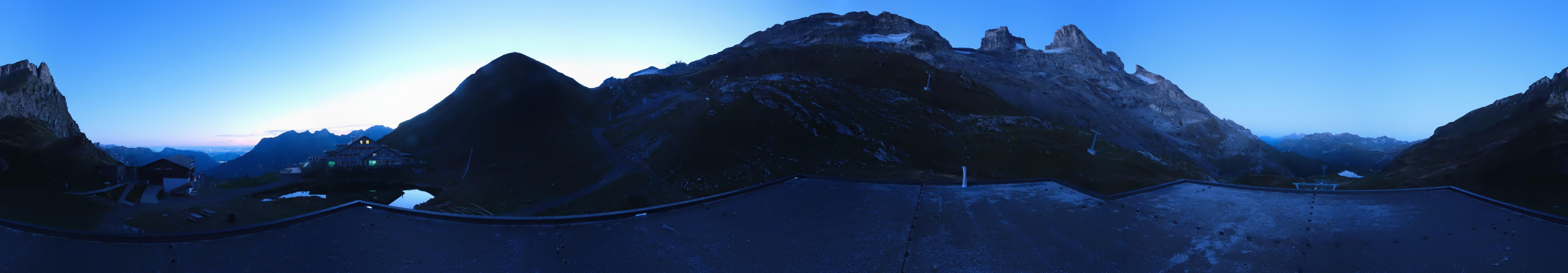 Archiv Foto Webcam Engelberg Titlis: Berghaus Jochpass