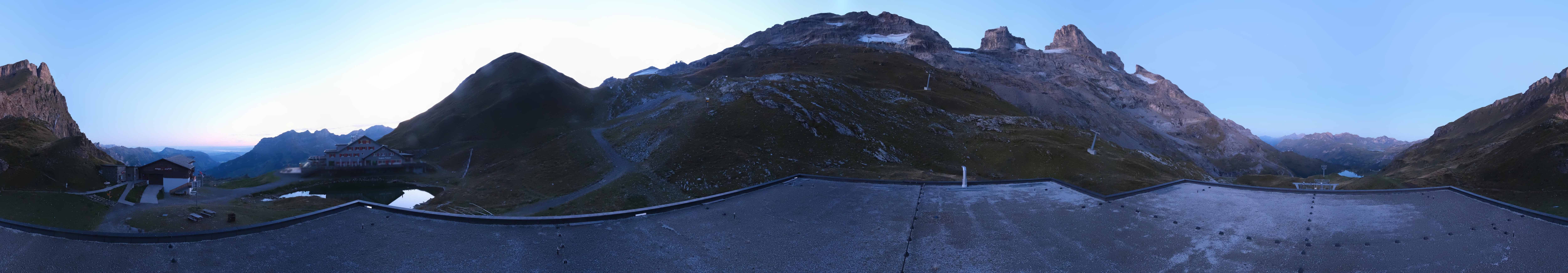 Archiv Foto Webcam Engelberg Titlis: Berghaus Jochpass