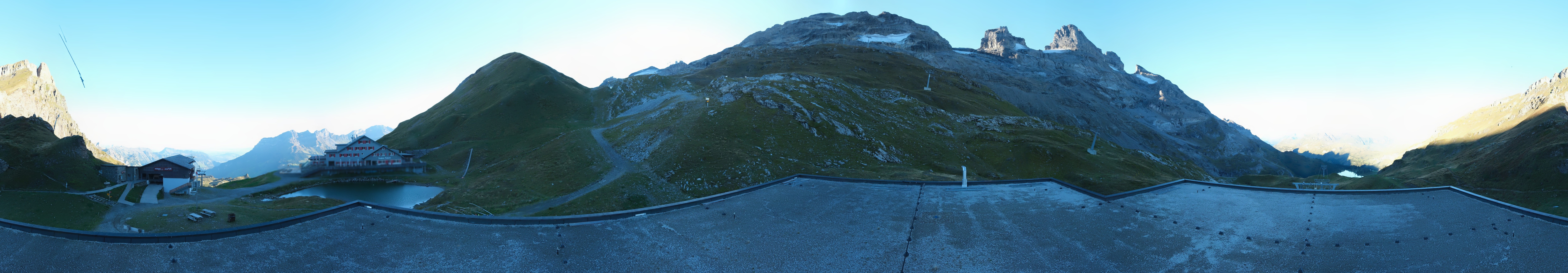 Archiv Foto Webcam Engelberg Titlis: Berghaus Jochpass