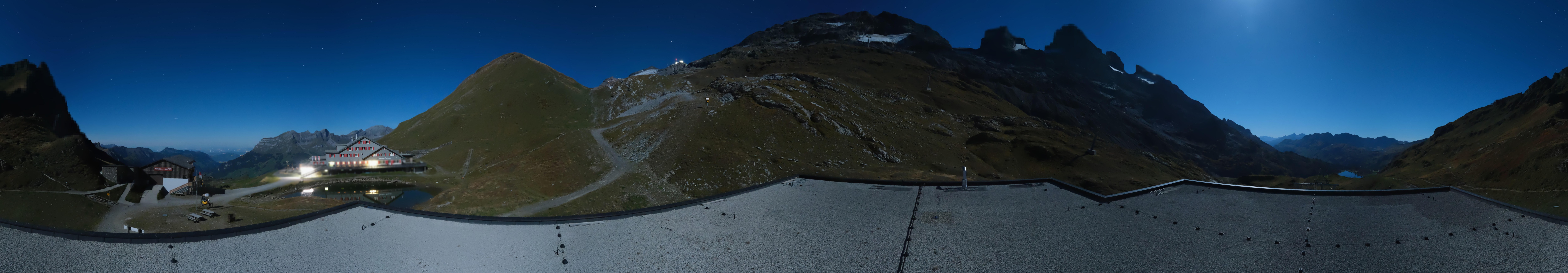 Archived image Webcam Engelberg Titlis: Mountain restaurant Jochpass