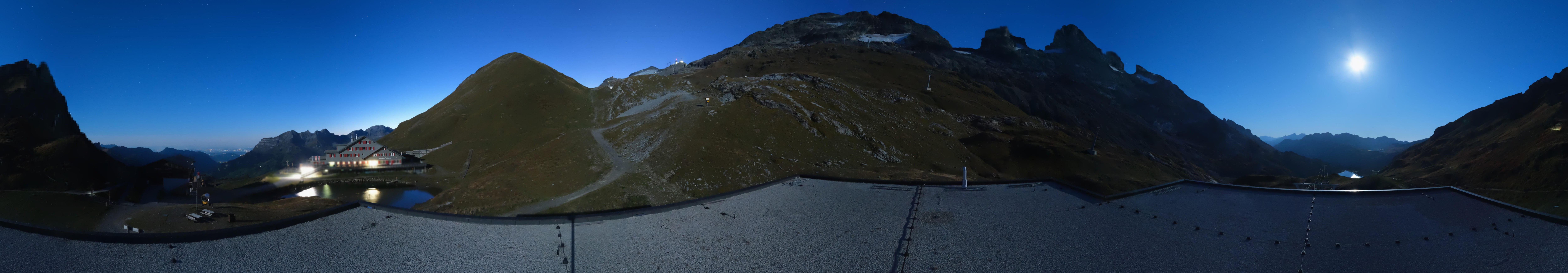 Archived image Webcam Engelberg Titlis: Mountain restaurant Jochpass