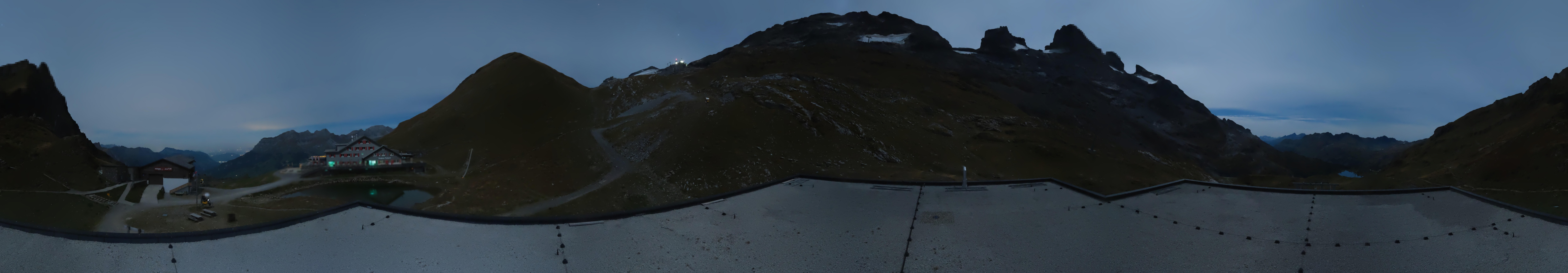 Archived image Webcam Engelberg Titlis: Mountain restaurant Jochpass