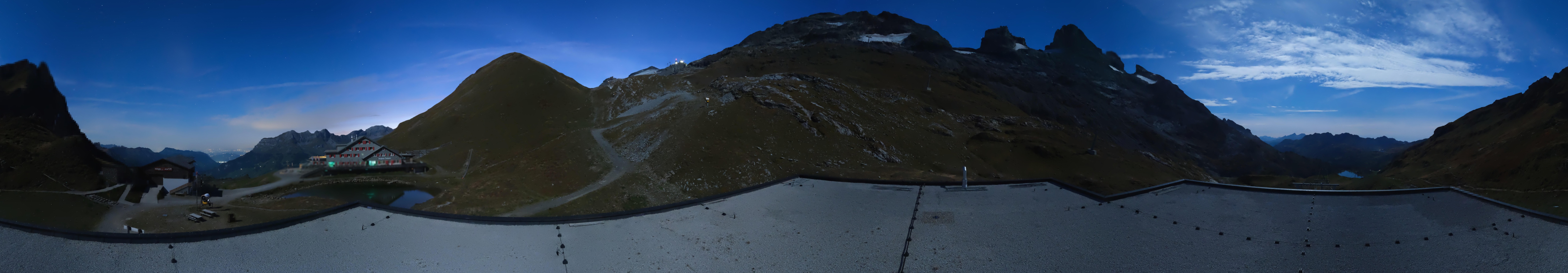 Archived image Webcam Engelberg Titlis: Mountain restaurant Jochpass