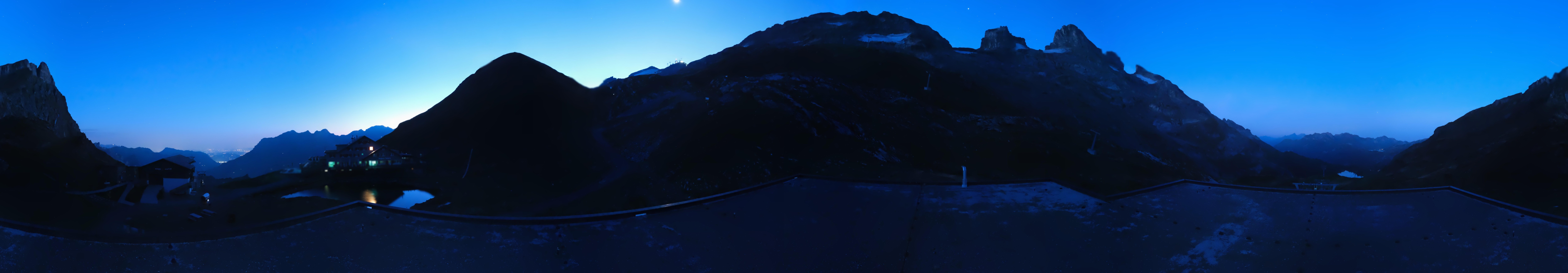 Archiv Foto Webcam Engelberg Titlis: Berghaus Jochpass