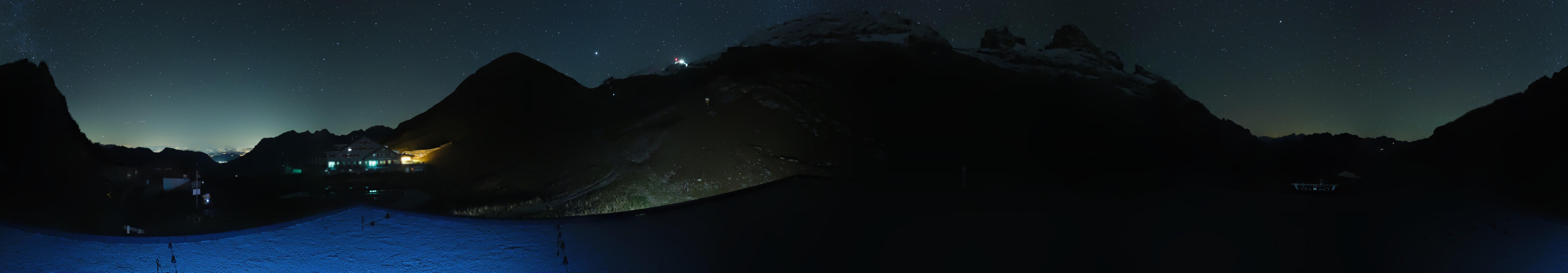 Archived image Webcam Engelberg Titlis: Mountain restaurant Jochpass