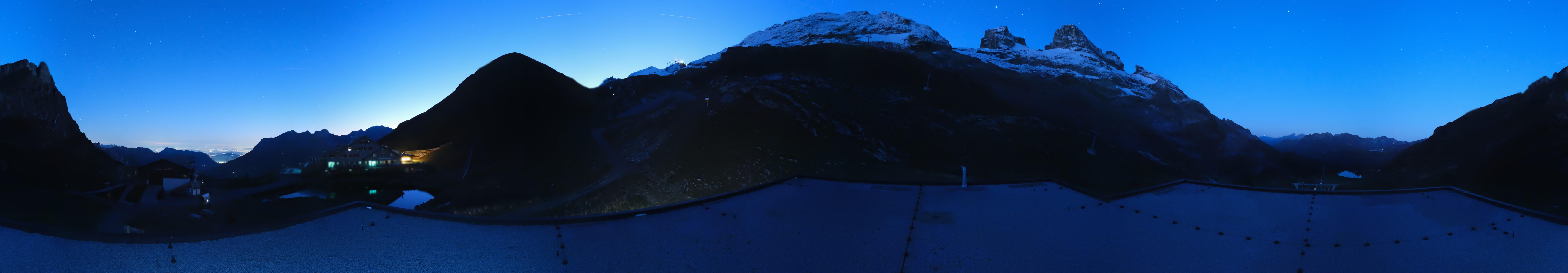 Archived image Webcam Engelberg Titlis: Mountain restaurant Jochpass