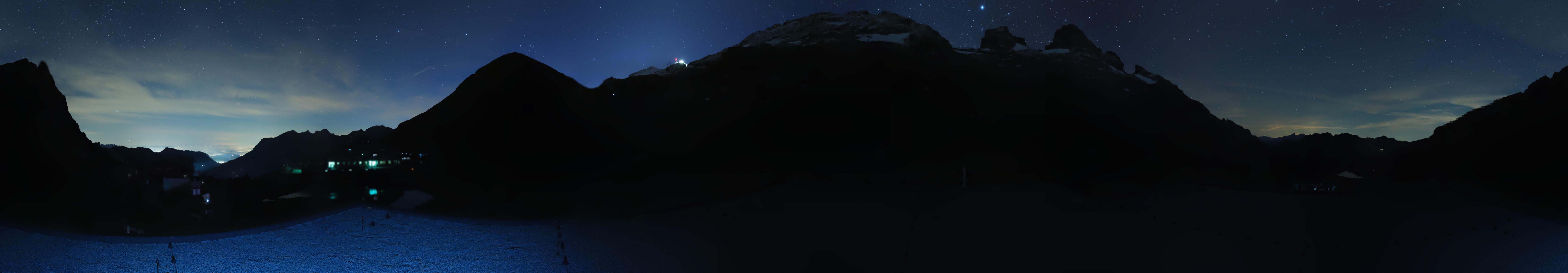 Archived image Webcam Engelberg Titlis: Mountain restaurant Jochpass