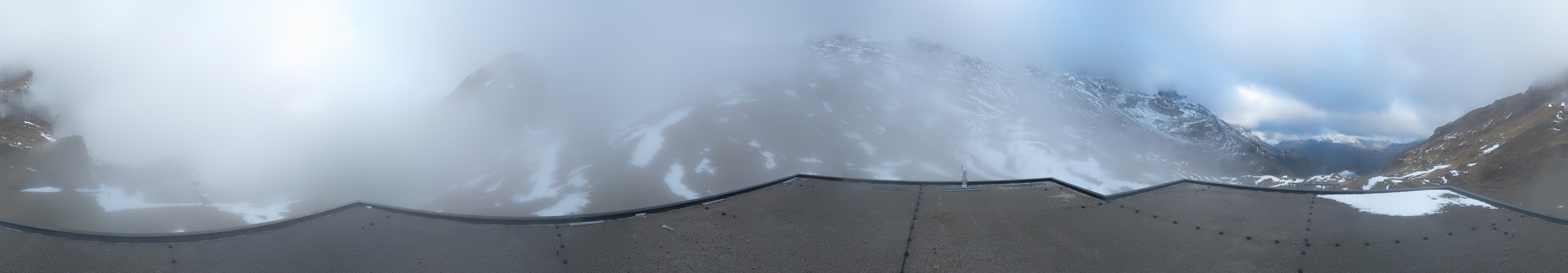 Archiv Foto Webcam Engelberg Titlis: Berghaus Jochpass