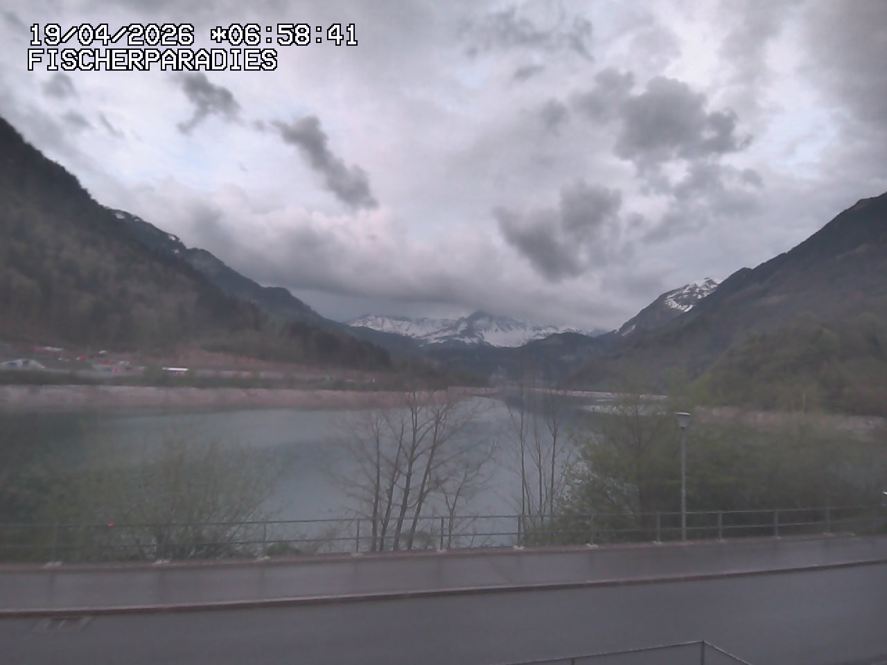 Archived image Webcam "Fischerparadies" Lungerersee