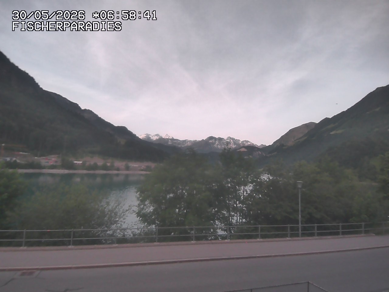 Archived image Webcam "Fischerparadies" Lungerersee