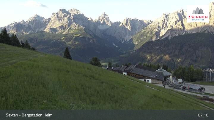 Archived image Webcam Sexten Dolomites: Helm Mountain