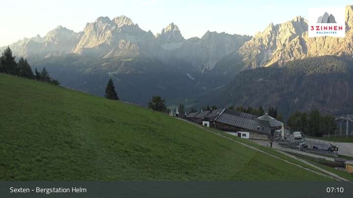 Archived image Webcam Sexten Dolomites: Helm Mountain
