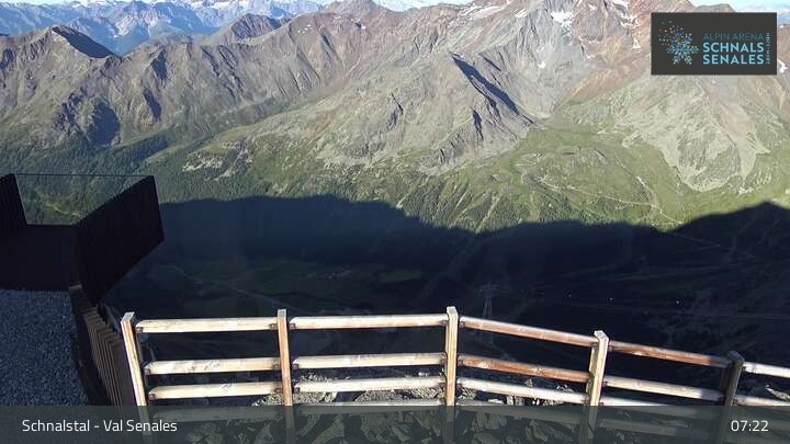 Archived image Webcam Schnalstal Gletscherbahn - Top Station
