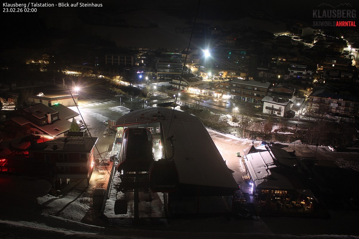 Archived image Webcam Klausberg gondola, Cadipietra/Steinhaus