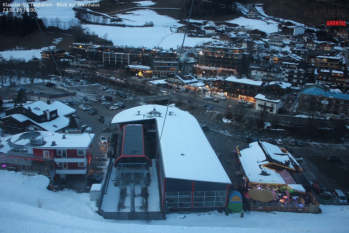 Archived image Webcam Klausberg gondola, Cadipietra/Steinhaus