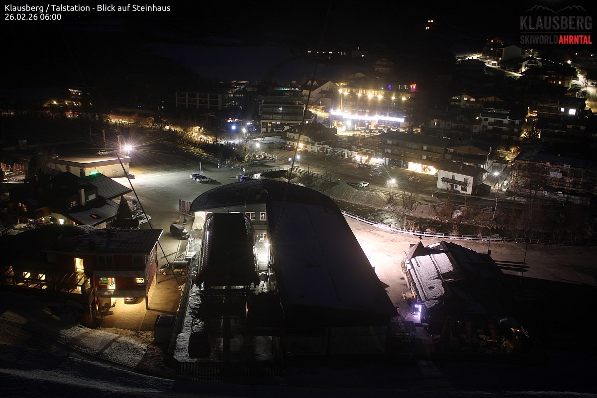 Archived image Webcam Klausberg gondola, Cadipietra/Steinhaus