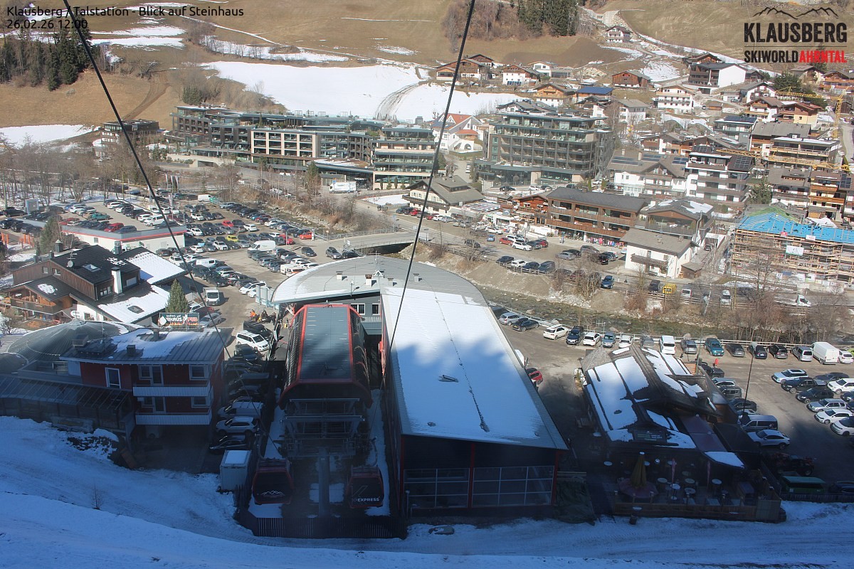Archived image Webcam Klausberg gondola, Cadipietra/Steinhaus