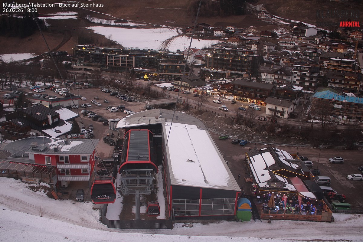 Archived image Webcam Klausberg gondola, Cadipietra/Steinhaus