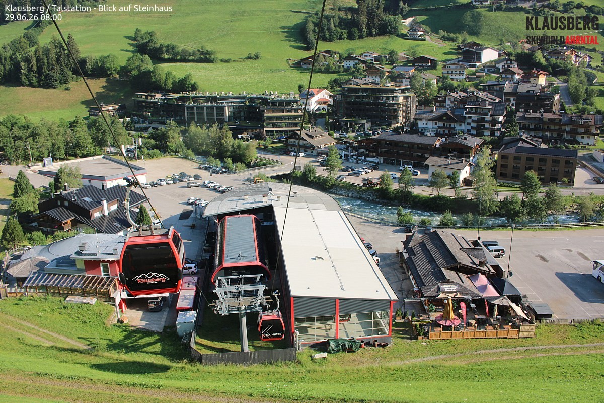 Archived image Webcam Klausberg gondola, Cadipietra/Steinhaus